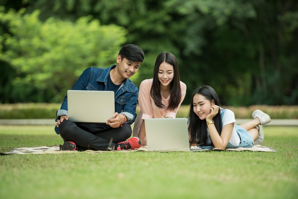 students 1807505 1280